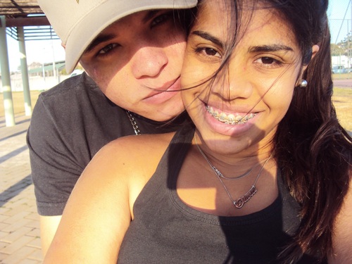 alguem que deseja ser feliiz ! *-*