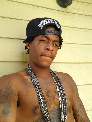 BashtonKusher's profile picture. #HoodBoss #YoungbASH i am @bossmoabentbash #316 #TripleD #HHP #2400 #1 Hckc Player on #Xboxlive 360 .. GT: x2ScOOpSxOfxOoT .. IG: HeKilledTheCooch ..