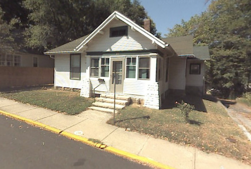 412sLincoln's profile picture. I'm a house. You're not.