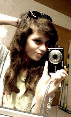 proud #directoner from austria/ love carrots/ love eating :D/ follow me, i´ll follow back 3
