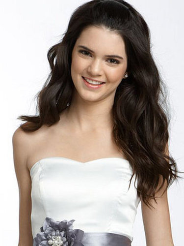 follow me if your a fan of Kendall Jenner +i will follow back