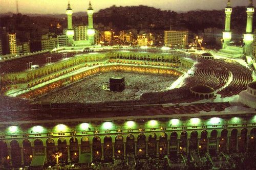 الإسلام دين جميل ورائع جدا وهو دين الحرية والسلام والعدالة والمساواة أدعوكم للتعرف عليه ولكم حرية الإختيار وشكرا جزيلا