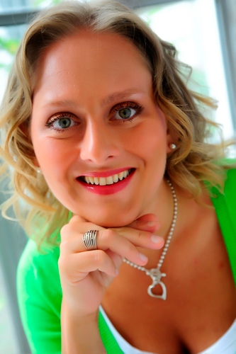 Helping successful single women unleash the high-quality woman within so they can attract the man they deserve. Schedule a session - https://t.co/PRsh4Jet3q