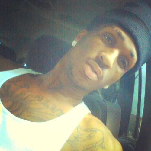 stop nobody follow this pg I will not followback ..... follow my new Twitter @scoobdafool instagram: ijust_wanthead