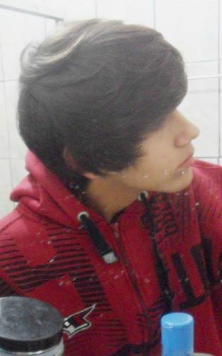 Modelo / Solteiro / 19 anos / Leonino/