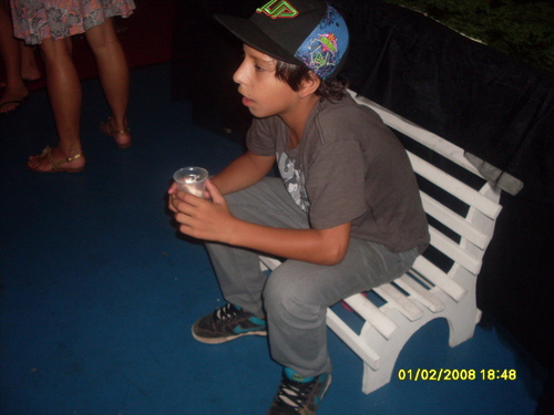 Cuide de quem corre do seu lado, e quem te quer bem, essa eh a coisa mais pura.