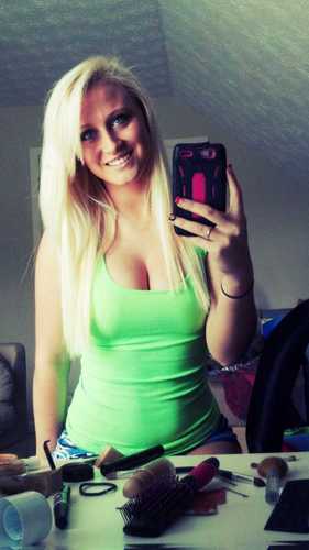 JLaRae_12's profile picture. Follow me everything is alright, I'll be the one to tuck you in at night, and if you want to leave i can guarantee you wont find nobody else like me