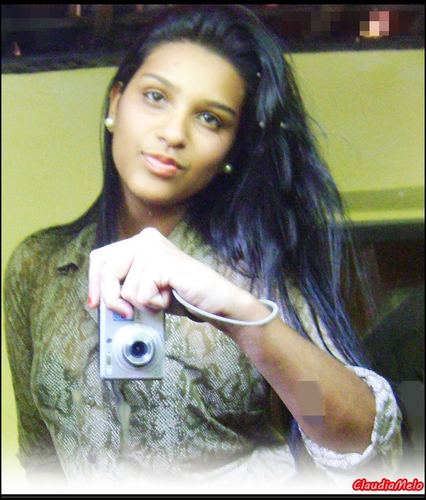 claudia_melo12's profile picture. ≈→• 17 Anos. Feliiz. Mainha e Painho amoh demais♥ Deus no comando sempre  !★*☆*
O mais legal dα suα invejα,é que você αcαbα fαzendo α maior propαgαndα de mim!