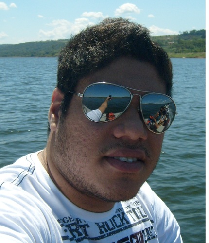Totalmente dependente de Deus! Sou químico e baterista, apaixonado por música e cinema.