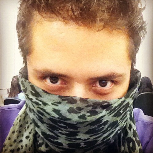 kuezh's profile picture. Programador de computadoras. Rio mientras duermo.