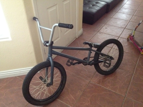 Treyiscot's profile picture. i bike And scoot