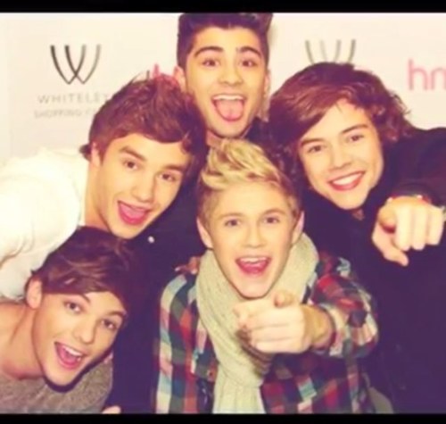 Emmybutton10's profile picture. 