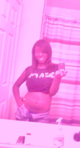 GOTTA PROBLM FALL N LINE WIT DA REST OV DA BYTCHS WHO DNT LIKE MEH N SEE IF I GIVE A DAMN... BTW IM DE-VANTE BROWN GURL