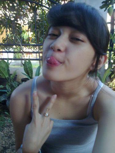menerima teman apa ada nya.....no body's perfeck