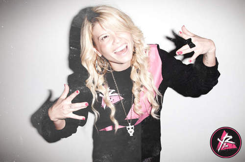 *parody* Rapper ,Singer, Actress, keepin it real since 88 •Single• Freak•Follo