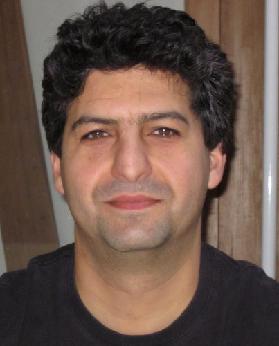 Director of Apto Consulting, married to Rebecca, father of 3, loves sport - swam with friends from England to France.