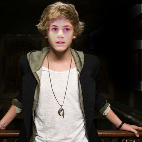 the official twitter account for @Mohammedscoop. a big fan of @CodySimpson