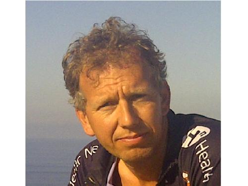Stadsdeelcoördinator@050|overtuigd ambtenaar/civil servant|door, be, en dwars-denker|hard-loper,-fietser|healthy aging.