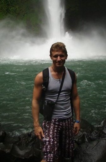 Kyoufu's profile picture. Business owner, computer geek, dad