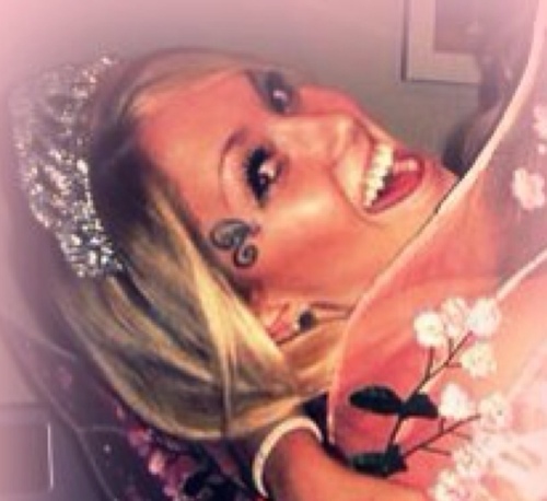 Create your own happiness
&& hit me with music