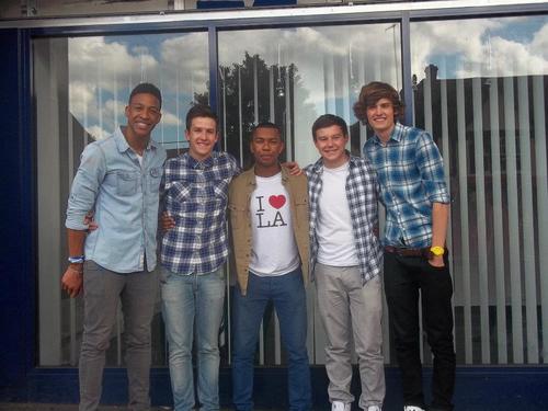 Name: Hannah Cordingley
Been a @ConceptOfficial #Connie since 14/08/11
Met them on these dates 14/8/11, 28/8/11, 20/11/11, 25/3/12, 29/4/12, 1/7/12, 11/8/12 ♥