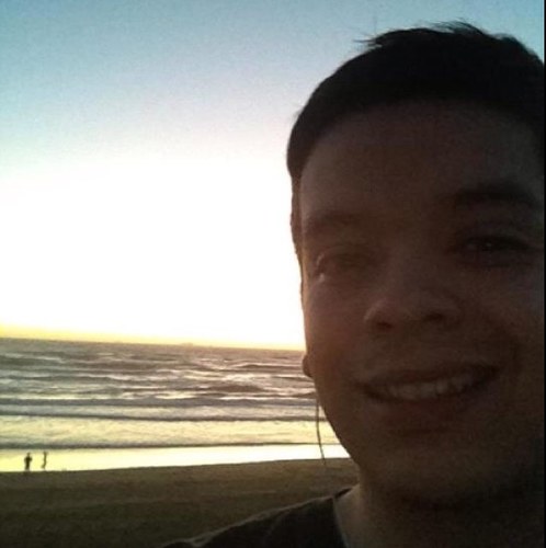 FoxRealms's profile picture. enjoying a weird mix of politics and p😵rn