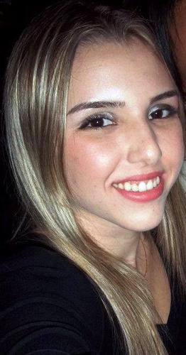 Sejα αlguém simples. Sejα αlgo que você αmα e entende. Esqueçα o resto, tudo que você precisα está nα suα αlmα... e em seu corαção. ;*