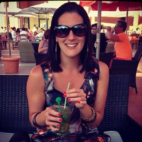 lashescarly's profile picture. Lash Artist : Crazy cat person and complete Perfectionist