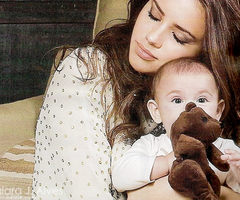 xxLovableHeidix's profile picture. Mess With My Family You'll Be sorry. I Protect What Is Mine!! #Hybrid In Love with  @SexyJakeW Our daughter @cutelittlekathy touch them you die