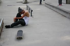 Adoro andar de Skate,adoro ouvir um bom Rock e Black nao sou mto lindo mais minhas palavras façam  eu ser nao mto perfeito sou um garoto super lekal
