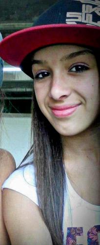 amo Pizza , gosto de jogar voleei e tbm sou muito bem Humorada !  *-*