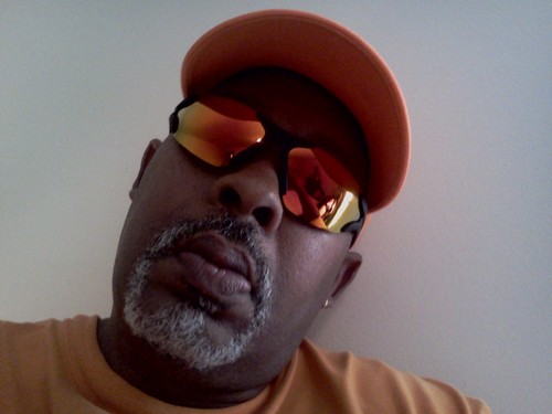 Lot of music notes in my head. Born in Great Bend Ks. Love people. Love music I'm a song writer,producer, promoter and artist with BuckyFlatzEnt.