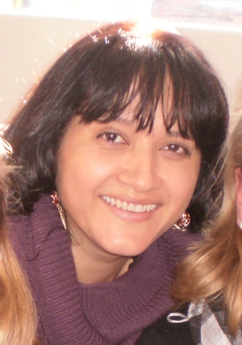 A vida é uma peça d teatro q não permite ensaios.Por isso cante,chore,dance,ria e viva intensamente antes q a cortina se feche e a peça termine sem aplausos.