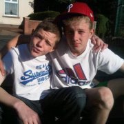 follow me and i'll follow back:p x