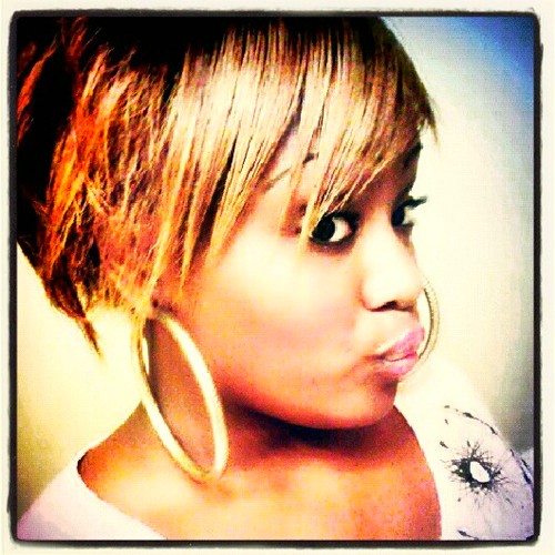 I'm 21 I chilli and hoops!!! music is My passion!!I'm Rich forever!!!marry too My money!!!follow me and I follower Back!!!