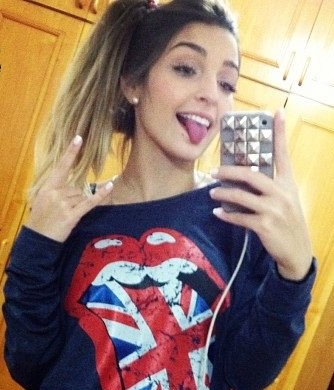 Dona do @THprasemprevc gosto/amo musica, dançar,  amarelo e pizza.