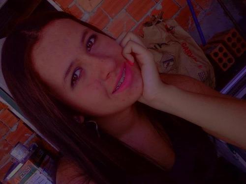 Do que adianta me descrever se vc vai acreditar no que os outros falam de mim.. *_*
