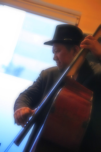 大阪から全国へ向けて発信中！ 

ベース弾き岩本G-FREEK幸雄と申します！ 


JAZZ-SOUL-FUNK-afro 等を生業としております！