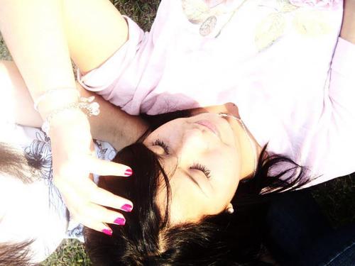 SE as tempestades chegarem
e as forças lhe faltarem,
vc poderá vencer todo mal
segurando na mão de DEUS! ♥