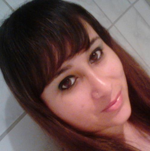 Jornalista, produtora, repórter multimídia, assessora de imprensa. Só tenho essa cara de brava - juro. Vencedora diária de uma guerra particular...