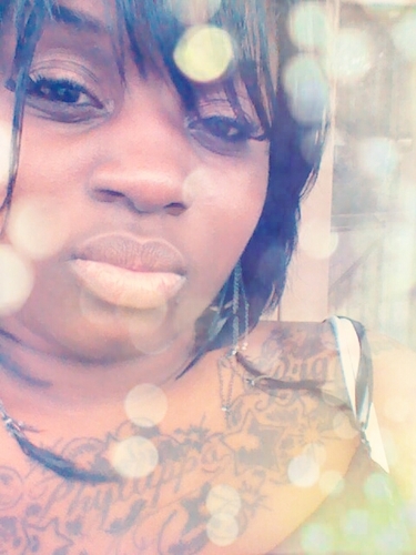 mychoclatemelts's profile picture. Loading a bAd bLaCk biIsH.....100%complete