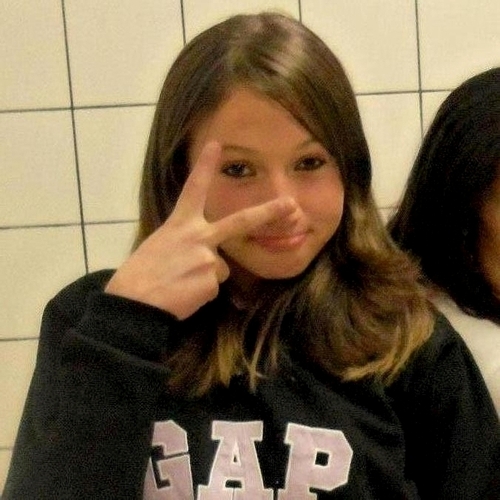 Os meus olhos  brilham  quandoo  te vejo...
Os  meus olhos diiz tudoo ele apenas  brilham poor você♥  SZ