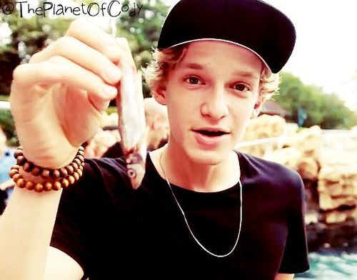 LIVING in a planet that REVOLVES around Cody Simpson & ROTATES for all angels & gents. Angels REPORTING FOR DUTY!!