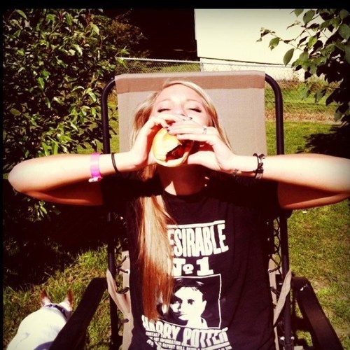 melanie_daniel's profile picture. Melanie Daniel.. yeah you could say im comfortably numb.