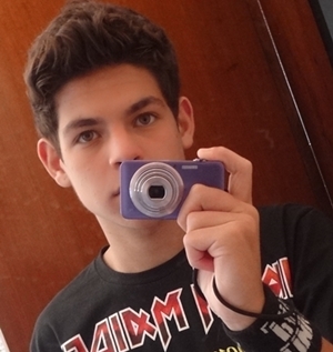 Feio, Bobo E Carente, Follow?