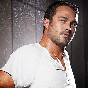 Your only fansite for actor Taylor Kinney! – Follow Taylor: @TaylorKinney111