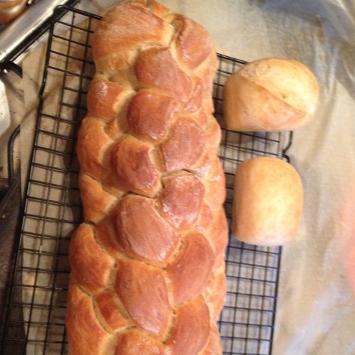 Love food and cooking. Latest adventures are self taught fresh pasta, homemade bread, dabbling in macaroons - when I have time.