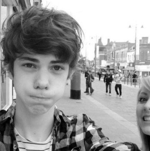 itsathan's profile picture. Jack and Jill went up the hill so he could lick her candy, but Jack gotta shock and a mouth full of cock cause Jill's real name is Randy.