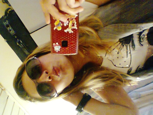- eu quero levar a vida como eu vivia, há algum tempo atrás felicidade ñ se compra, pois ela é você mesmo quem faz *-*