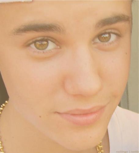 Justin Bieber is my inspiration, my everything and I would give anything to see him smile .... @justinbieber ...